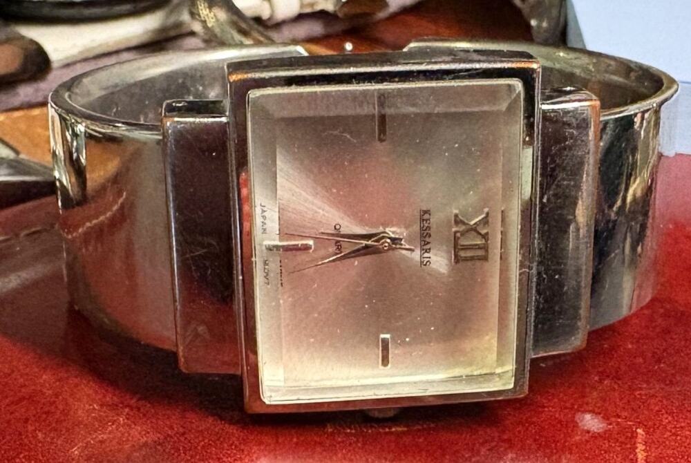 Women's 30mm Silver Tone Kessaris, Banle Bracelet Watch